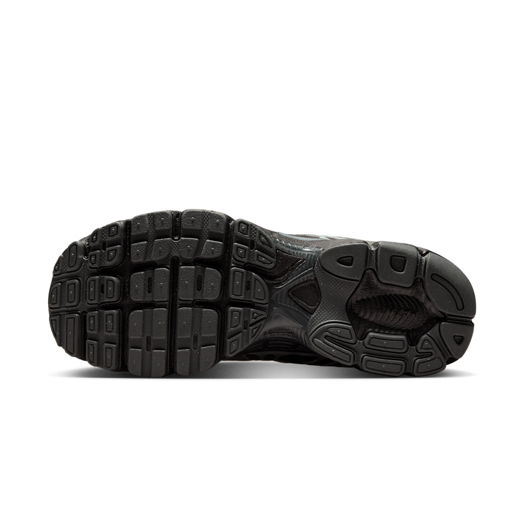Overkicks - Nike Air Max Moto 2K Black Metallic Silver (HQ2056-007) - detalle suela