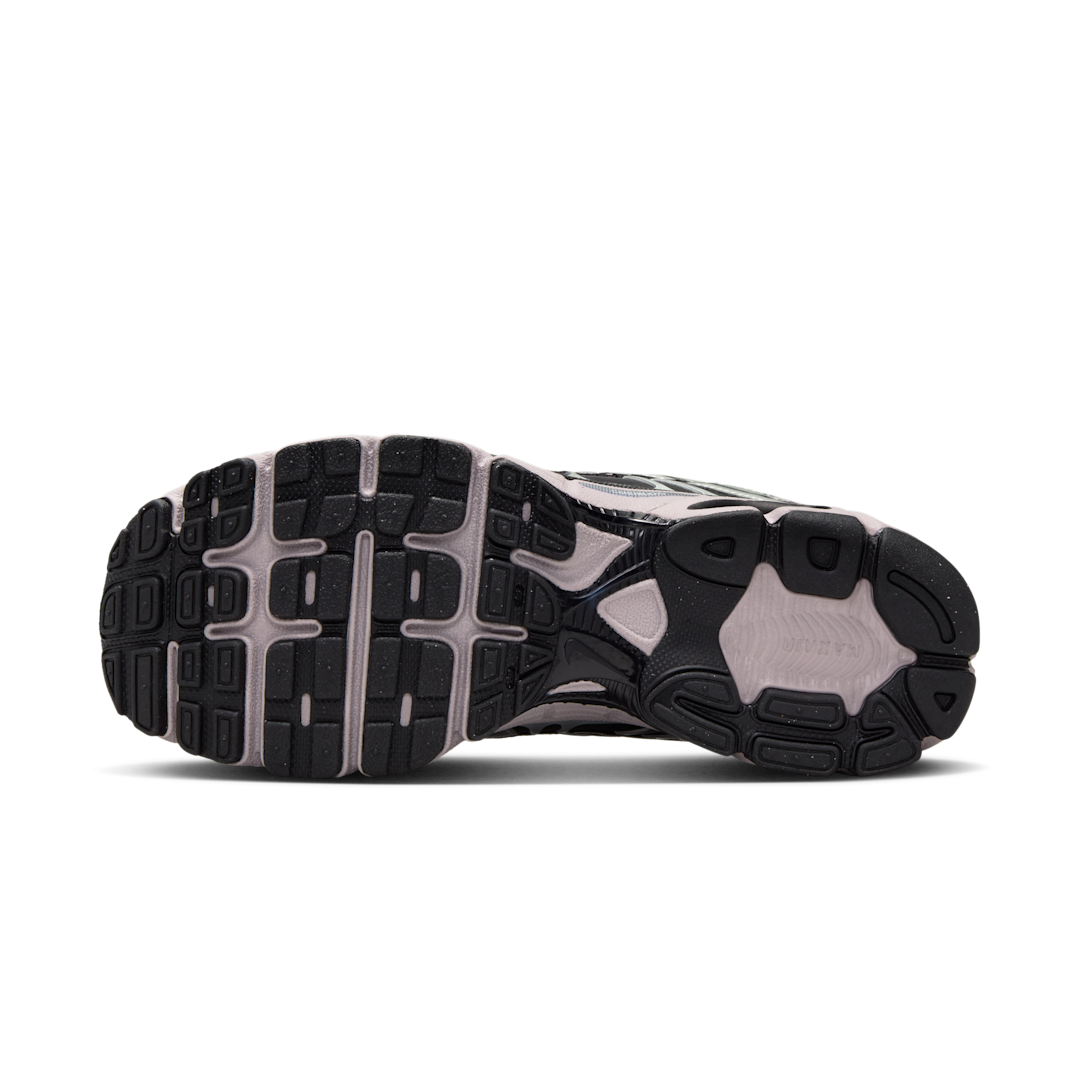Overkicks - Nike Air Max Moto 2K Light Violet Ore Metallic Silver (HQ2056-200) - detalle suela