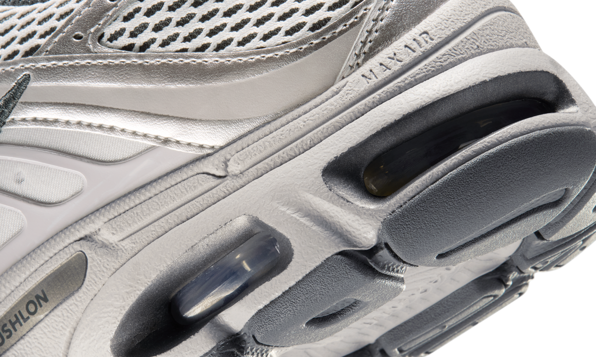 Overkicks - Nike Air Max Moto 2K Vast Gray/College Gray/Iron Gray (IO9279-008) - detalle