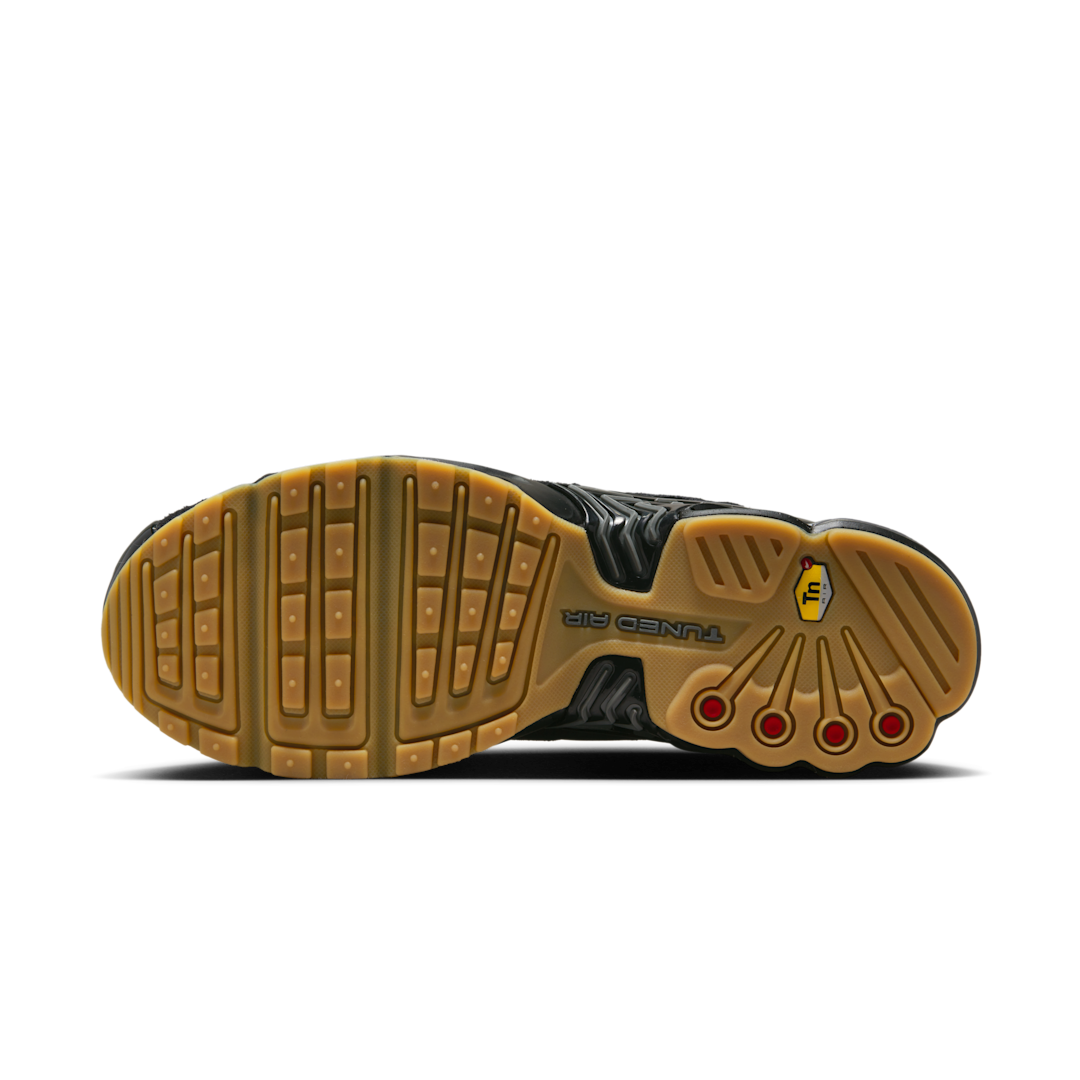 Overkicks - Nike Air Max Plus 3 Black Smoke Grey Gum (FV0386-001) - detalle suela