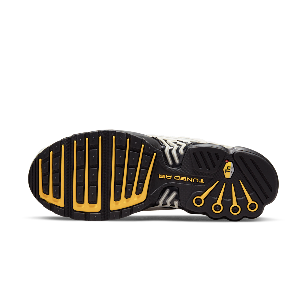 Overkicks - Nike Air Max Plus 3 Bone Black (DO6385-001) - detalle suela