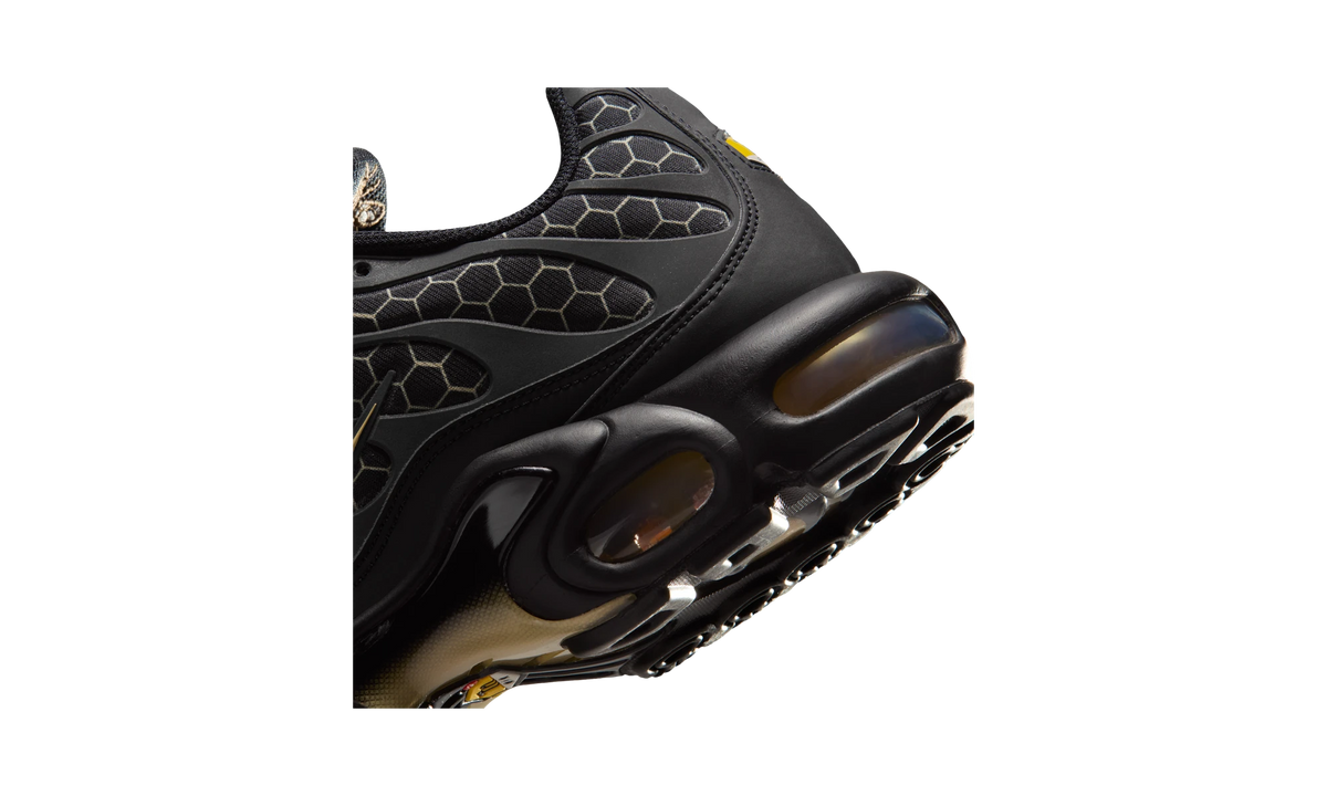 Overkicks - Nike Air Max Plus Black Honey (IQ0287-010) - detalle