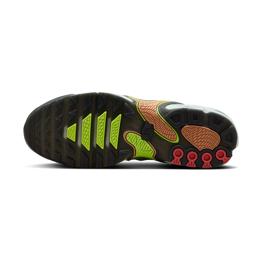 Overkicks - Nike Air Max Plus Drift Light Silver Volt (FD4290-009) - detalle suela