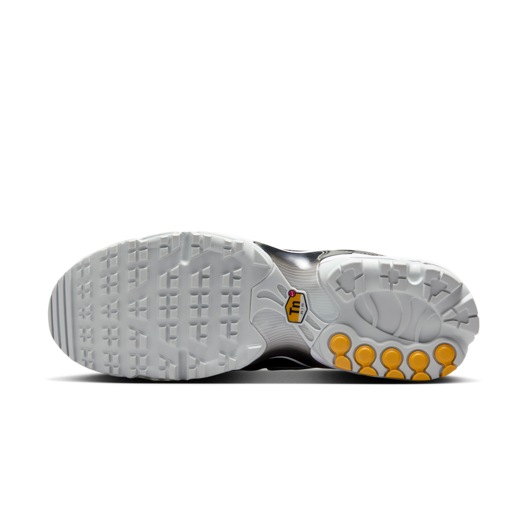 Overkicks - Nike Air Max Plus Golf Black Leather (FZ4150-001) - detalle suela