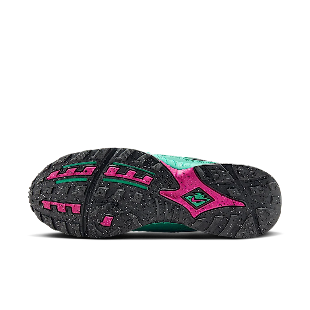 Overkicks - Nike Air Terra Humara Undefeated Light Menta (FN7546-301) - detalle suela