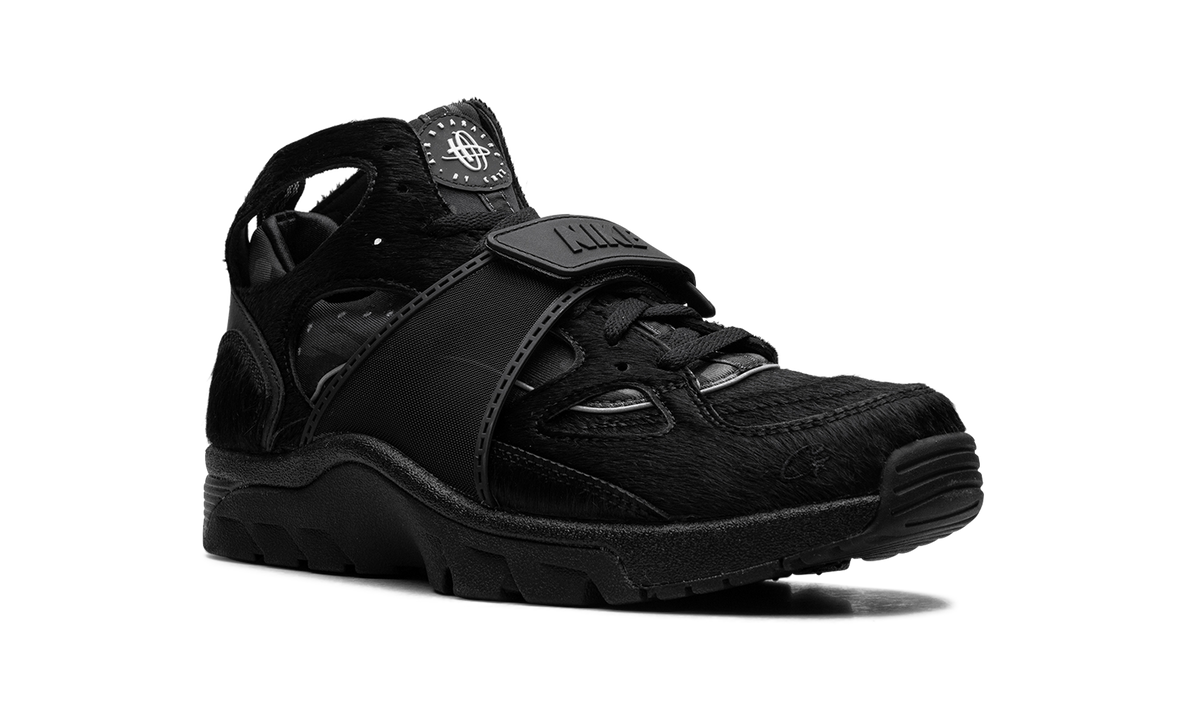 Overkicks - Nike Air Trainer Huarache Corteiz Black (FQ8793-003) - detalle lateral interior