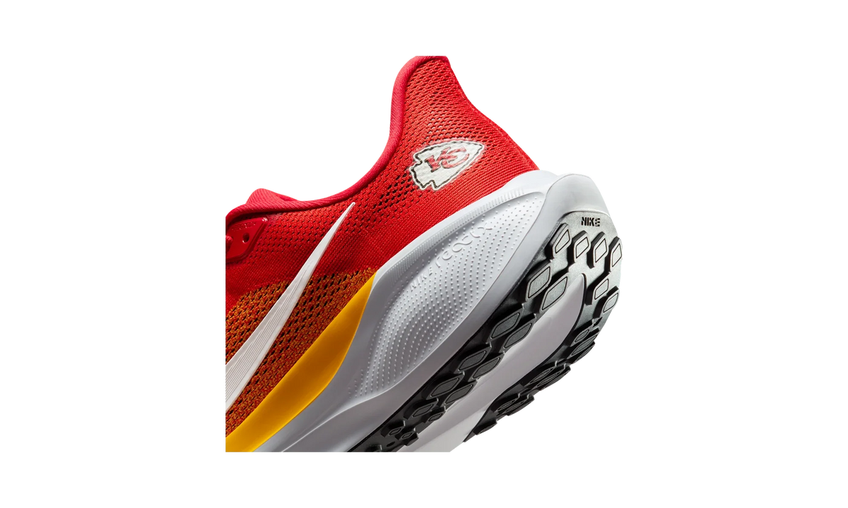 Overkicks - Nike Air Zoom Pegasus 41 Kansas City Chiefs (2025) (IB3209-600) - detalle