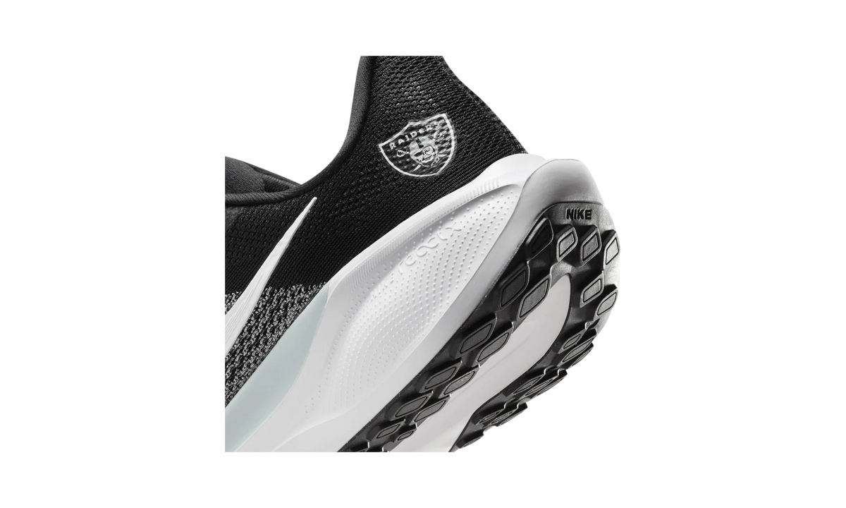 Overkicks - Nike Air Zoom Pegasus 41 Las Vegas Raiders (2025) (IB3201-001) - detalle