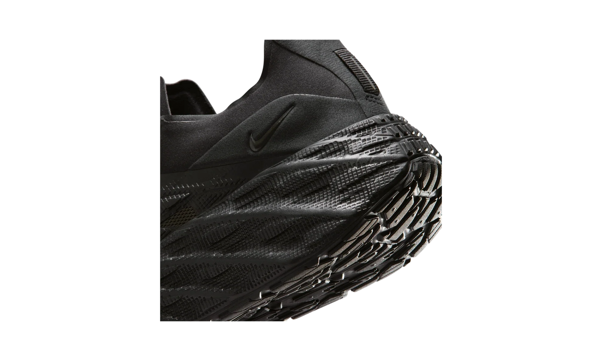 Overkicks - Nike Ava Edge Black Newsprint (IM1973-004) - detalle
