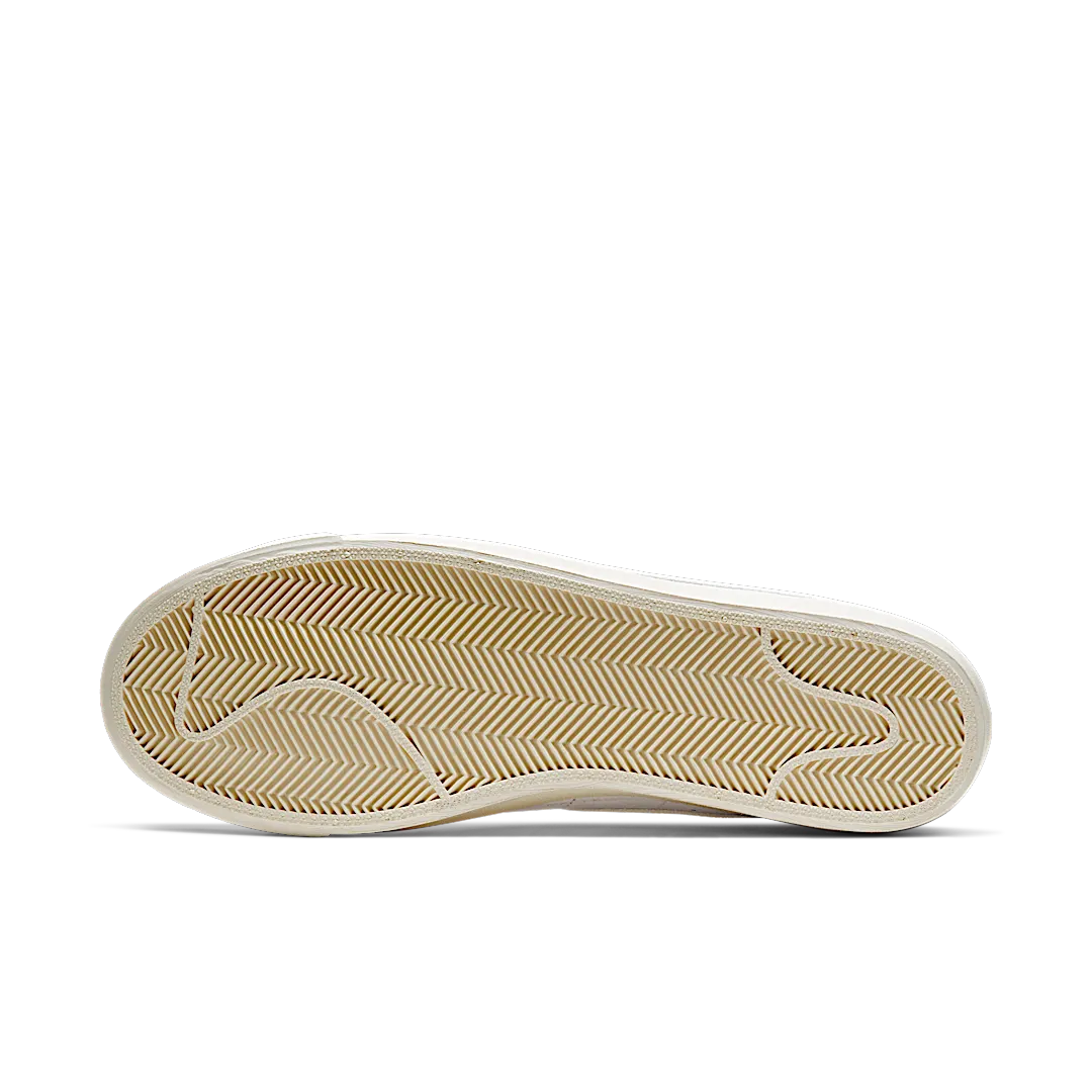 Overkicks - Nike Blazer Low Leather White Sail (CW7585-100) - detalle suela