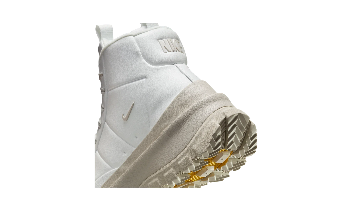 Overkicks - Nike Blazer Roam Mid Summit White Light Bone University Gold Phantom (Womens) (FQ9065-100) - detalle