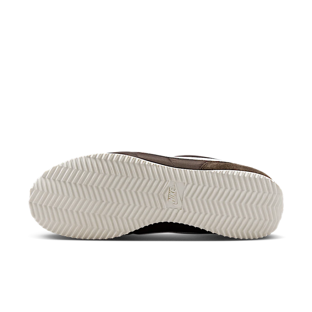 Overkicks - Nike Cortez Baroque Brown (Womens) (DZ2795-200) - detalle suela