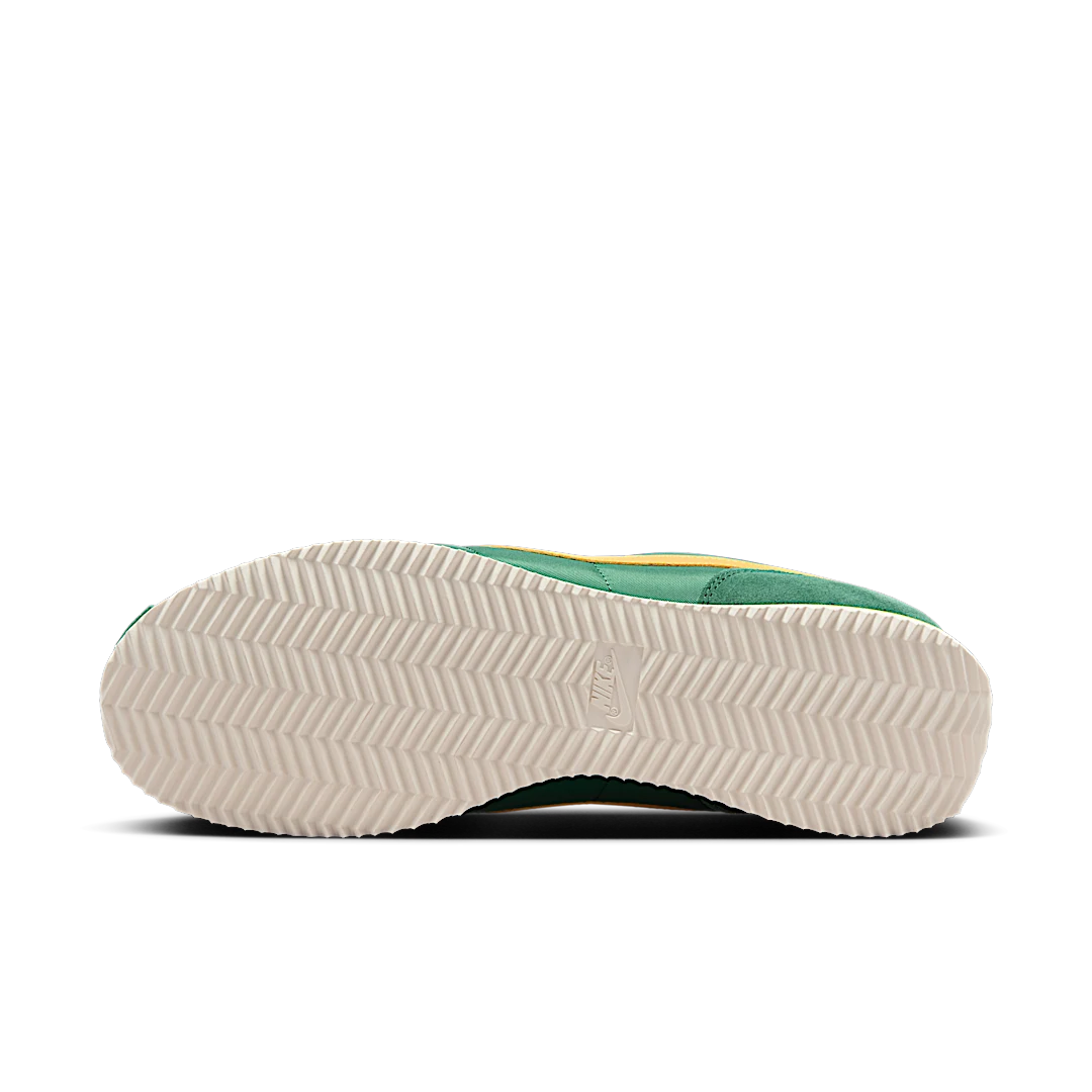 Overkicks - Nike Cortez Gorge Green Yellow Ochre (HF1435-300) - detalle suela