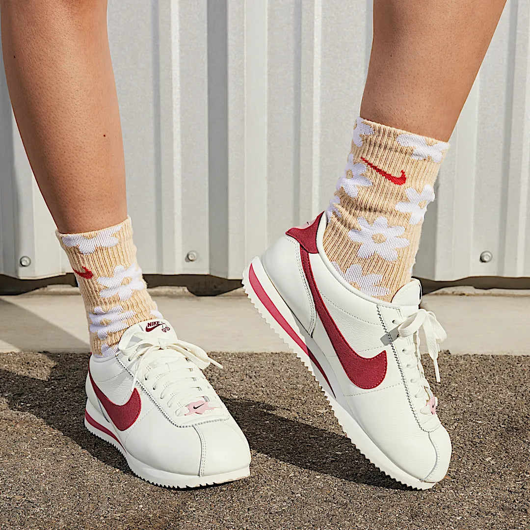 Overkicks - Nike Cortez SE Valentines Day (2024) (FZ5167-133) - detalle suela