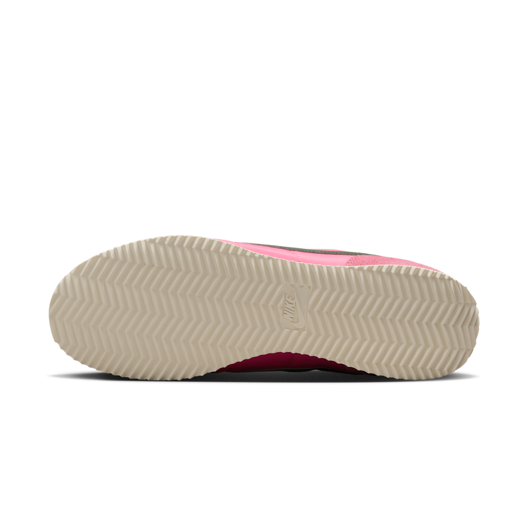 Overkicks - Nike Cortez TXT Pinksicle Sail White Fir (IH2361-600) - detalle suela