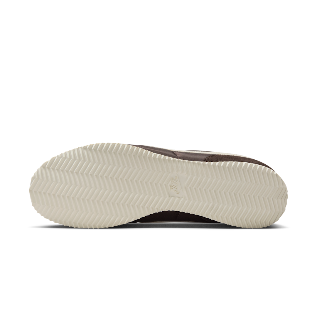 Overkicks - Nike Cortez Textile Baroque Brown Sail Light Orewood Brown (HF0263-200) - detalle suela