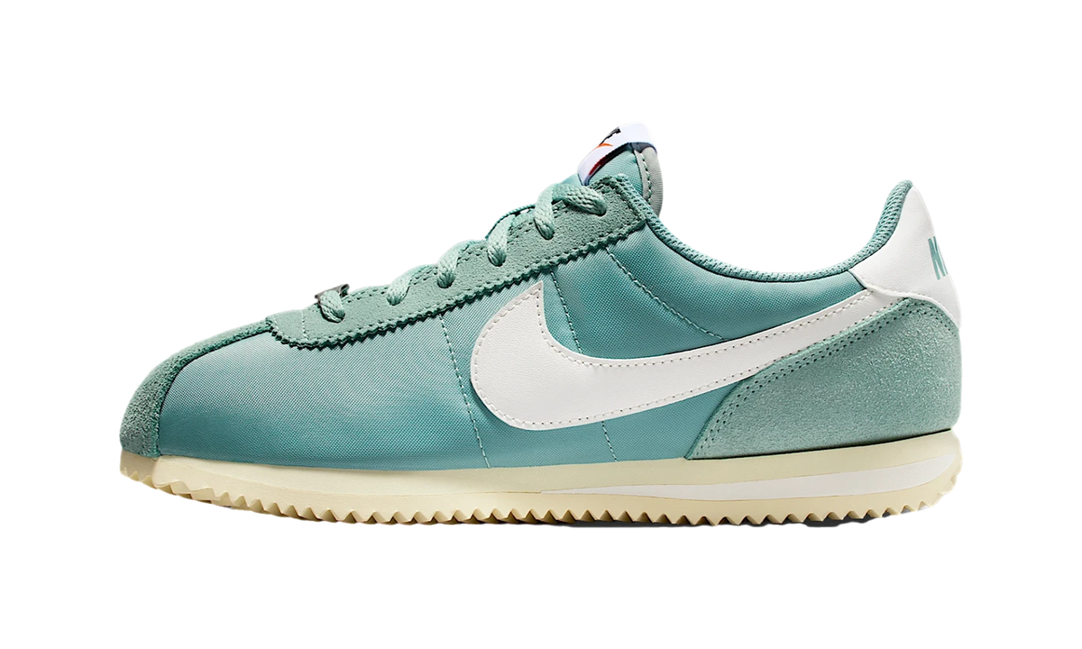 Overkicks - Nike Cortez Textile Cannon Alabaster Sail (IH7654-001) - vista lateral