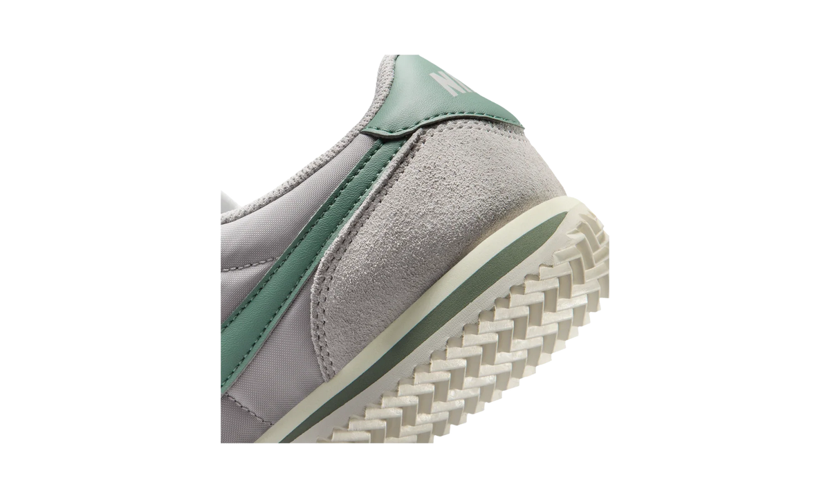 Overkicks - Nike Cortez Textile College Grey Clay Green (GS) (IH7654-005) - imagen 8