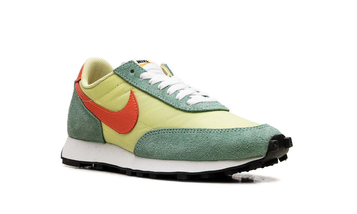 Overkicks - Nike Daybreak Limelight Electro Orange (BV7725-300) - detalle lateral interior