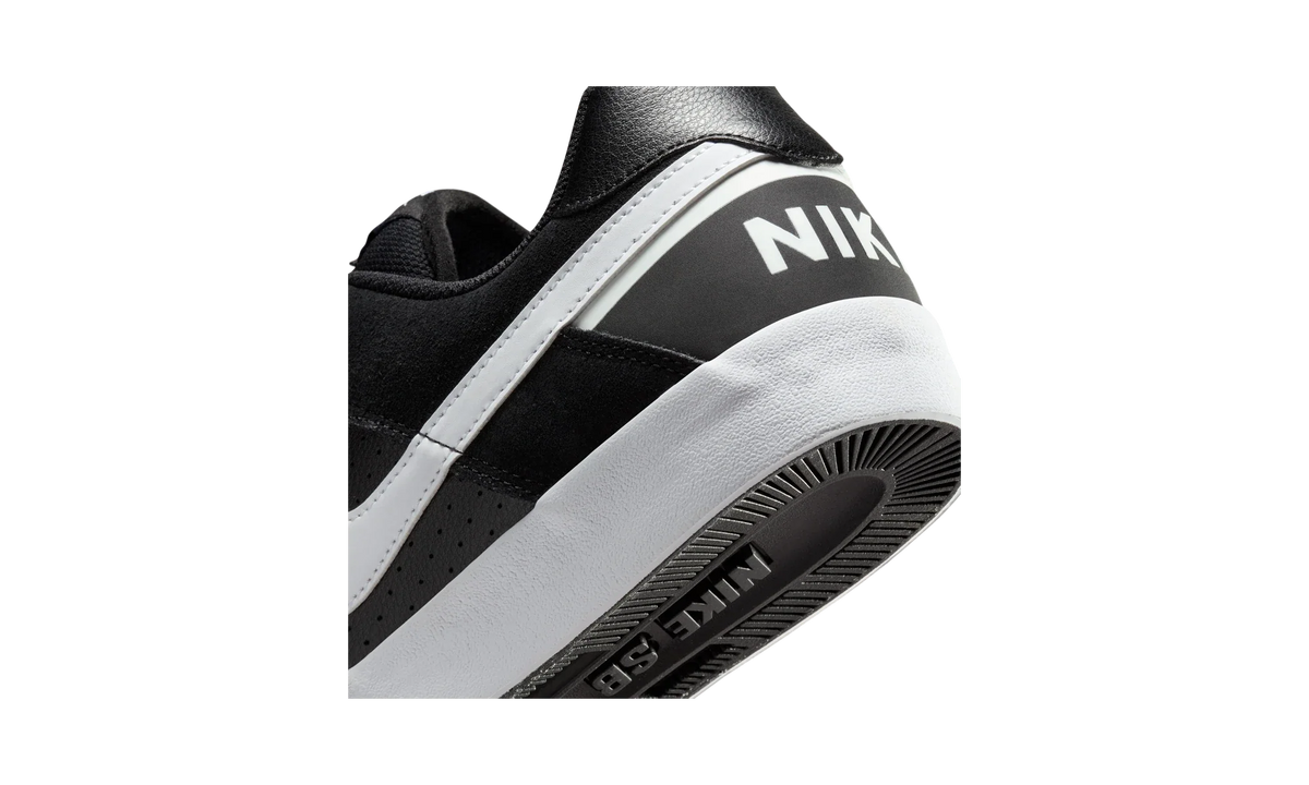 Overkicks - Nike Delta Force Vulc SB Black White (942237-010) - detalle