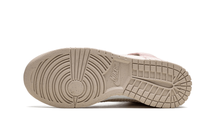 Overkicks - Nike Dunk High LX Next Nature Pink Oxford (DN9909-200) - detalle suela