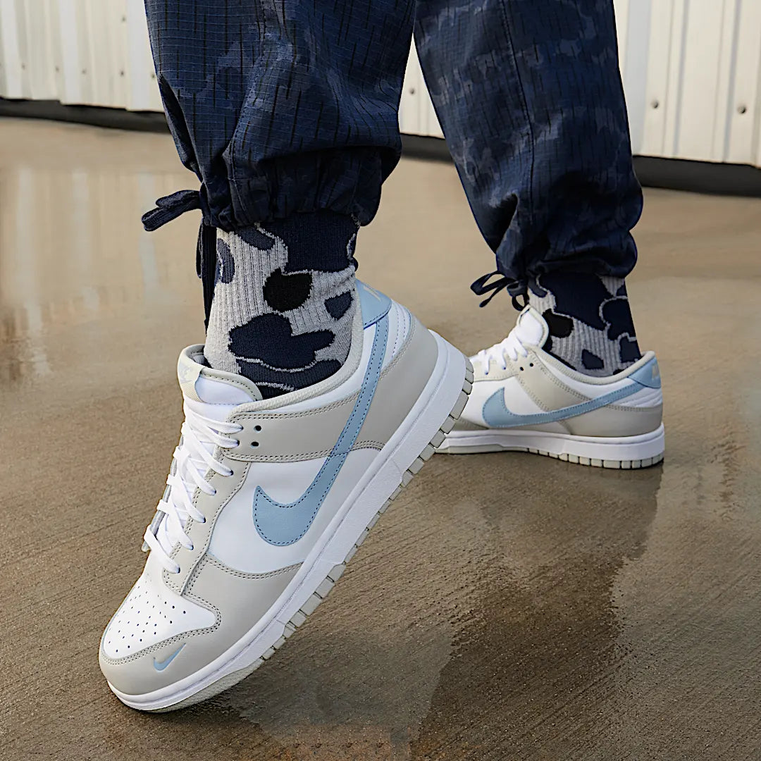 Overkicks - Nike Dunk Low Light Bone Armory Blue (HF0023-100) - detalle suela