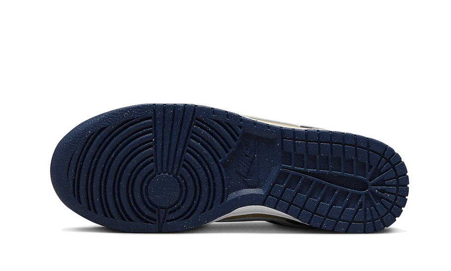 Overkicks - Nike Dunk Low Next Nature Midnight Navy Gold (DD1873-401) - detalle suela