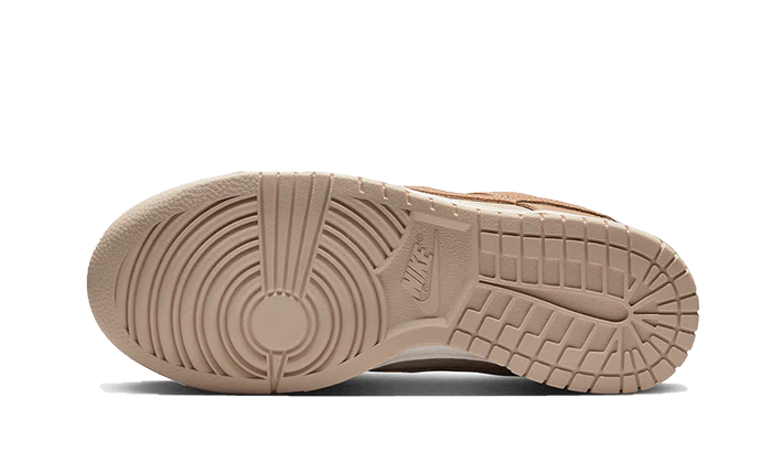 Overkicks - Nike Dunk Low SE Sanddrift (FD0873-126) - detalle suela
