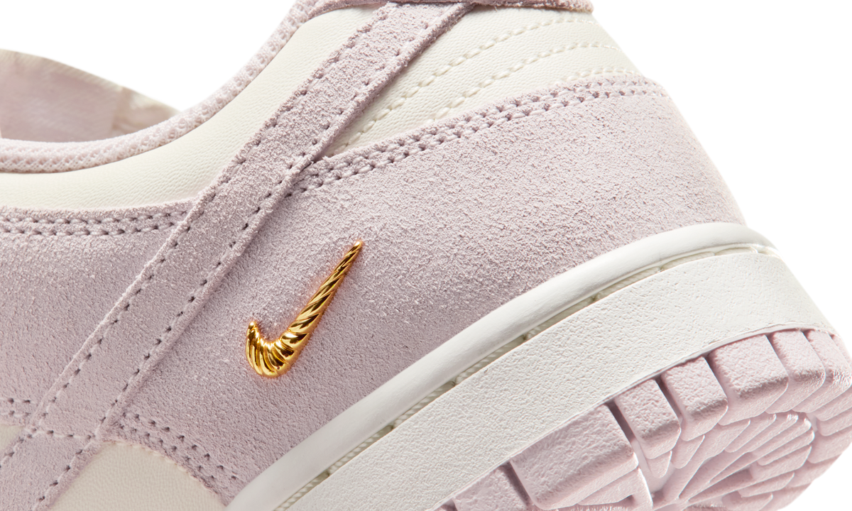 Overkicks - Nike Dunk Low Sail Pearl Pink (IO4244-100) - detalle