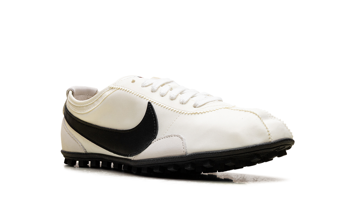 Overkicks - Nike Moon Shoe Soft Pearl Black (Womens) (II0407-001) - detalle lateral interior