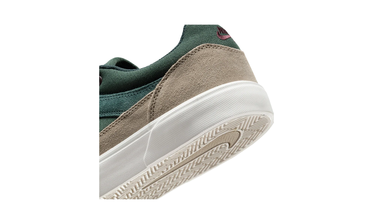 Overkicks - Nike SB Malor Seaweed Khaki Phantom (FV6064-300) - detalle