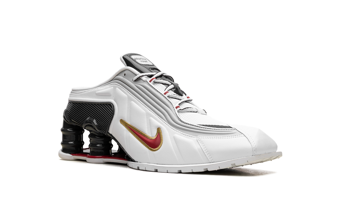 Overkicks - Nike Shox MR4 Mule Martine Rose Metallic Platinum Varsity Red (Womens) (IM5420-100) - detalle lateral interior