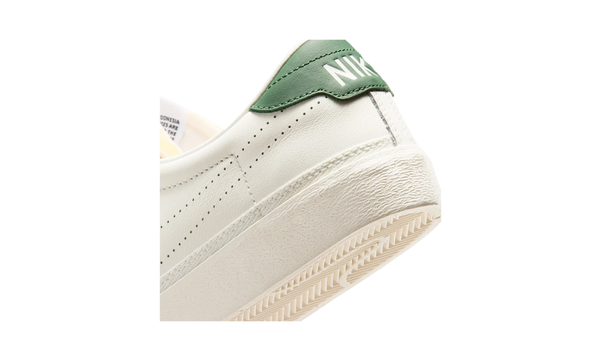 Overkicks - Nike Tennis Classic Sail Fir Team Orange (IO1738-133) - detalle