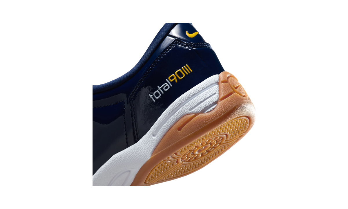 Overkicks - Nike Total 90 3 Patent Michigan (Womens) (IB5666-400) - detalle