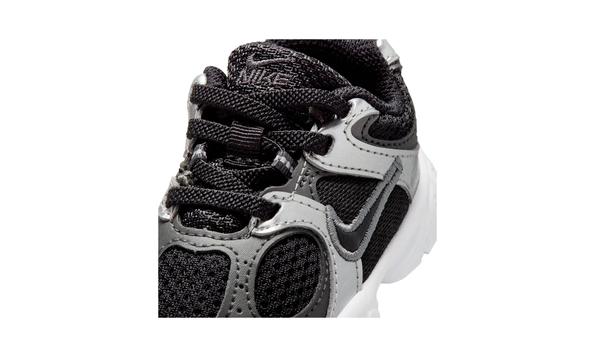 Overkicks - Nike V5 RNR Black Smoke Grey (TD) (IR2949-001) - imagen 7