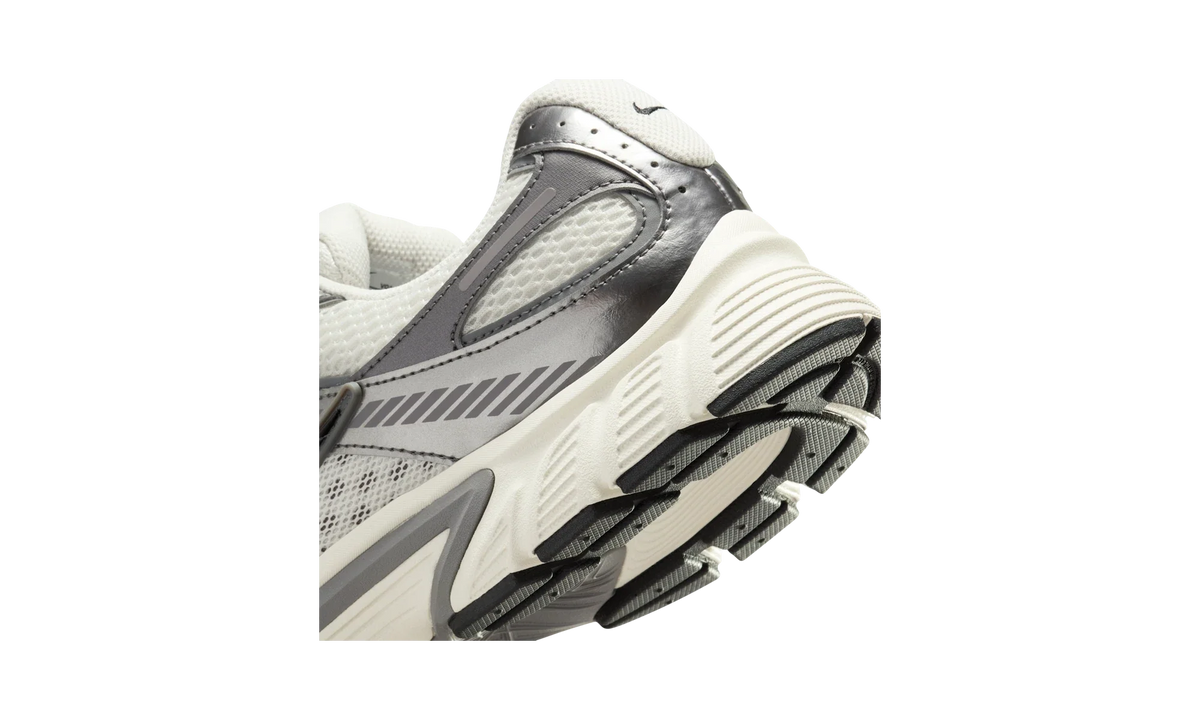 Overkicks - Nike V5 RNR Phantom Pencil Point (HJ5228-009) - detalle