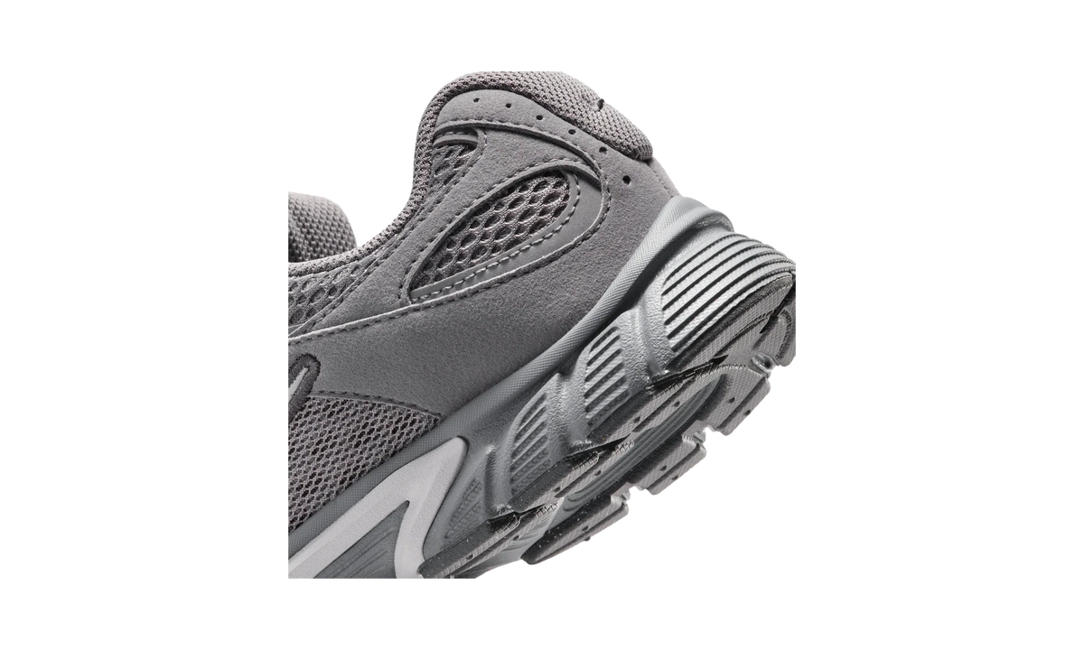 Overkicks - Nike V5 Runner Suede Pencil Point Atmosphere Grey (GS) (IO1644-001) - imagen 8