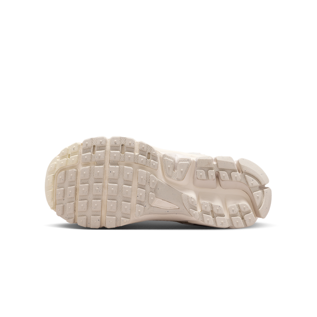 Overkicks - Nike Vomero 5 Soft Pearl Burgundy Crush (GS) (IB5853-002) - imagen 4