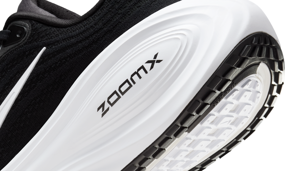 Overkicks - Nike Vomero Plus Black White (HV8150-002) - detalle