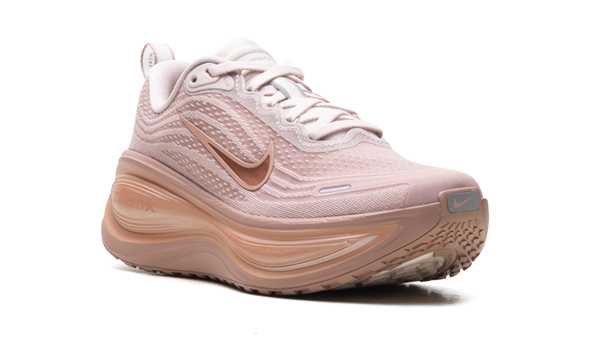 Overkicks - Nike Vomero Plus Particle Pink Rose Gold (Womens) (HV8154-601) - detalle lateral interior