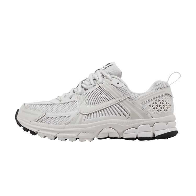 Overkicks - Nike Zoom Vomero 5 White Vast Grey (GS) (HF6998-100) - vista lateral