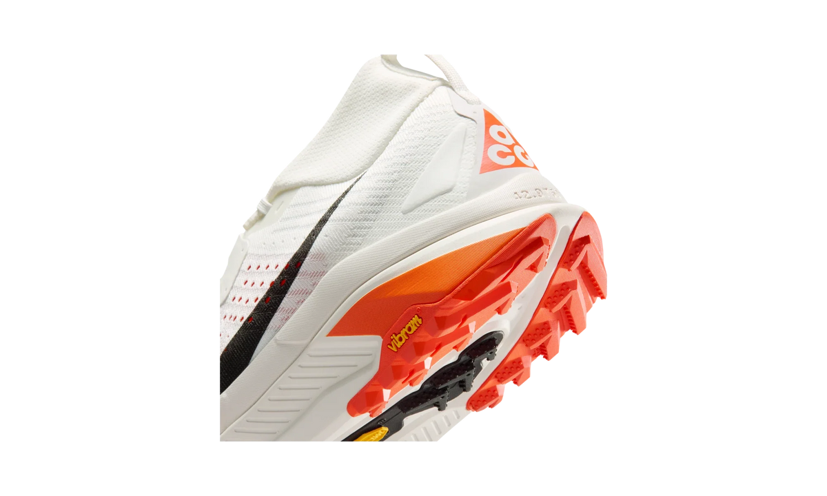 Overkicks - Nike ZoomX ACG Zegama Summit White Safety Orange Black (HV8113-103) - detalle