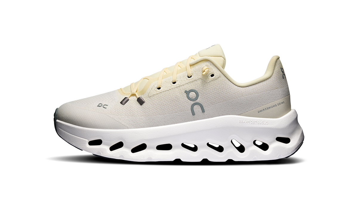 Overkicks - On Running Cloudtilt Castor Pearl (Womens) (3WE10054312) - vista lateral