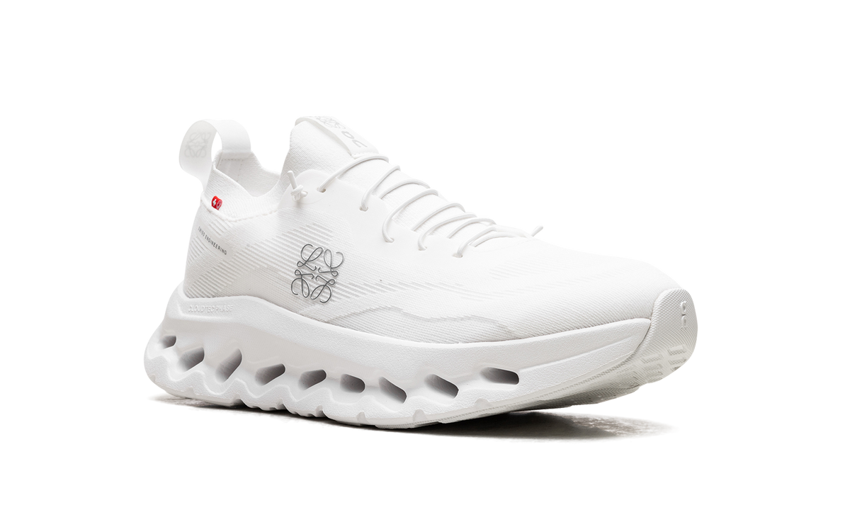 Overkicks - On Running Cloudtilt LOEWE All White (3MD30330108/3MD30332422/M929282X15-3089) - detalle lateral interior