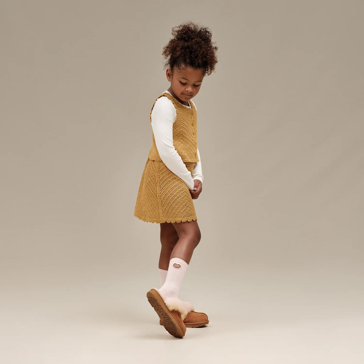 Overkicks - UGG Cozy II Slipper Chestnut (Kids) (1019065K-CHE) - imagen 6