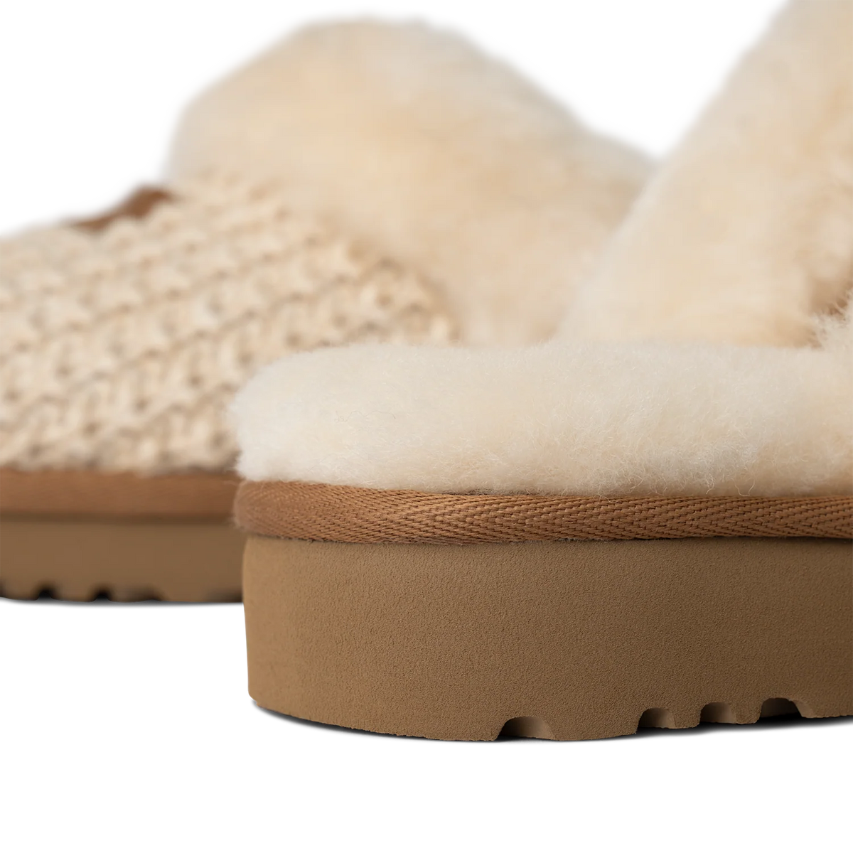 Overkicks - UGG Cozy Slipper Cream (Womens) (1117659-CRM) - vista superior