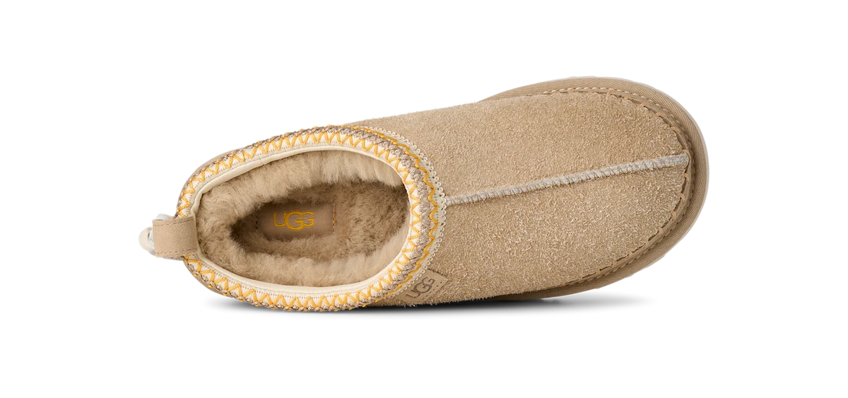 Overkicks - UGG Tasman Biarritz Slipper Mustard Seed (Womens) (1171444-MDSD) - detalle talon
