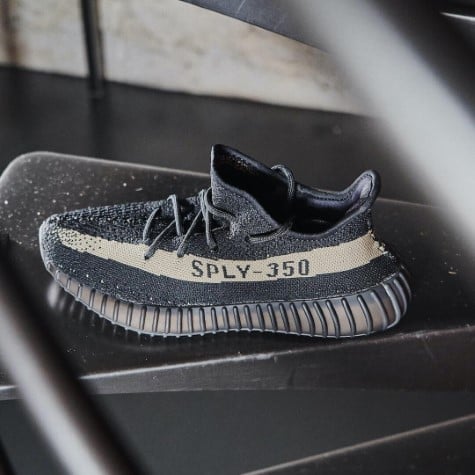 Overkicks - Yeezy Boost 350 V2 Core Black Green (BY9611) - detalle lateral interior