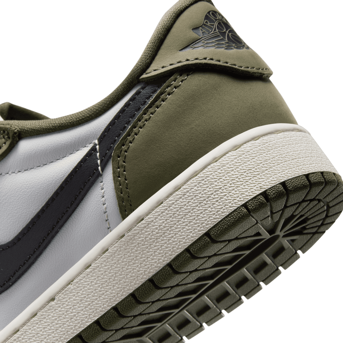 Jordan 1 Retro Low OG Medium Olive (GS) 8