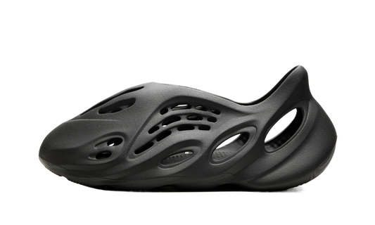 Yeezy Foam RNR Carbon